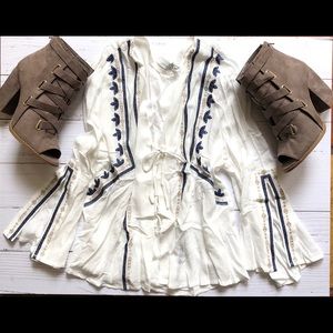 Lush Tops - Off - white navy Taupe Lush Tops - Off - white navy Taupe